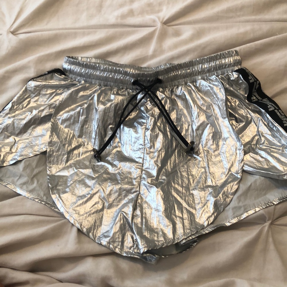 LF metallic shorts